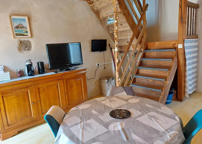 Holiday home Bourg Hyenville 2 Etoiles